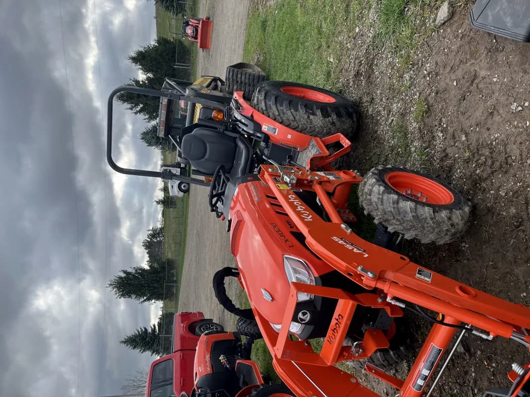 40 HP Kubota Tractor — photo 3 of 3