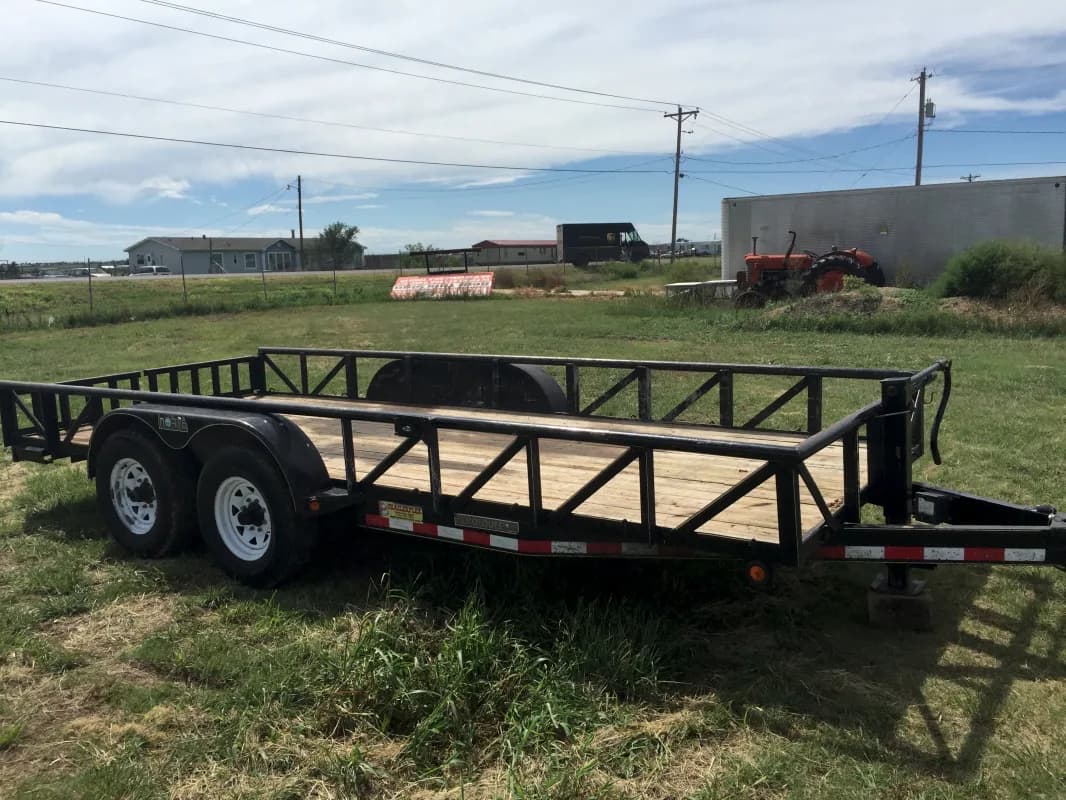 18’ cargo trailer — photo 2 of 3