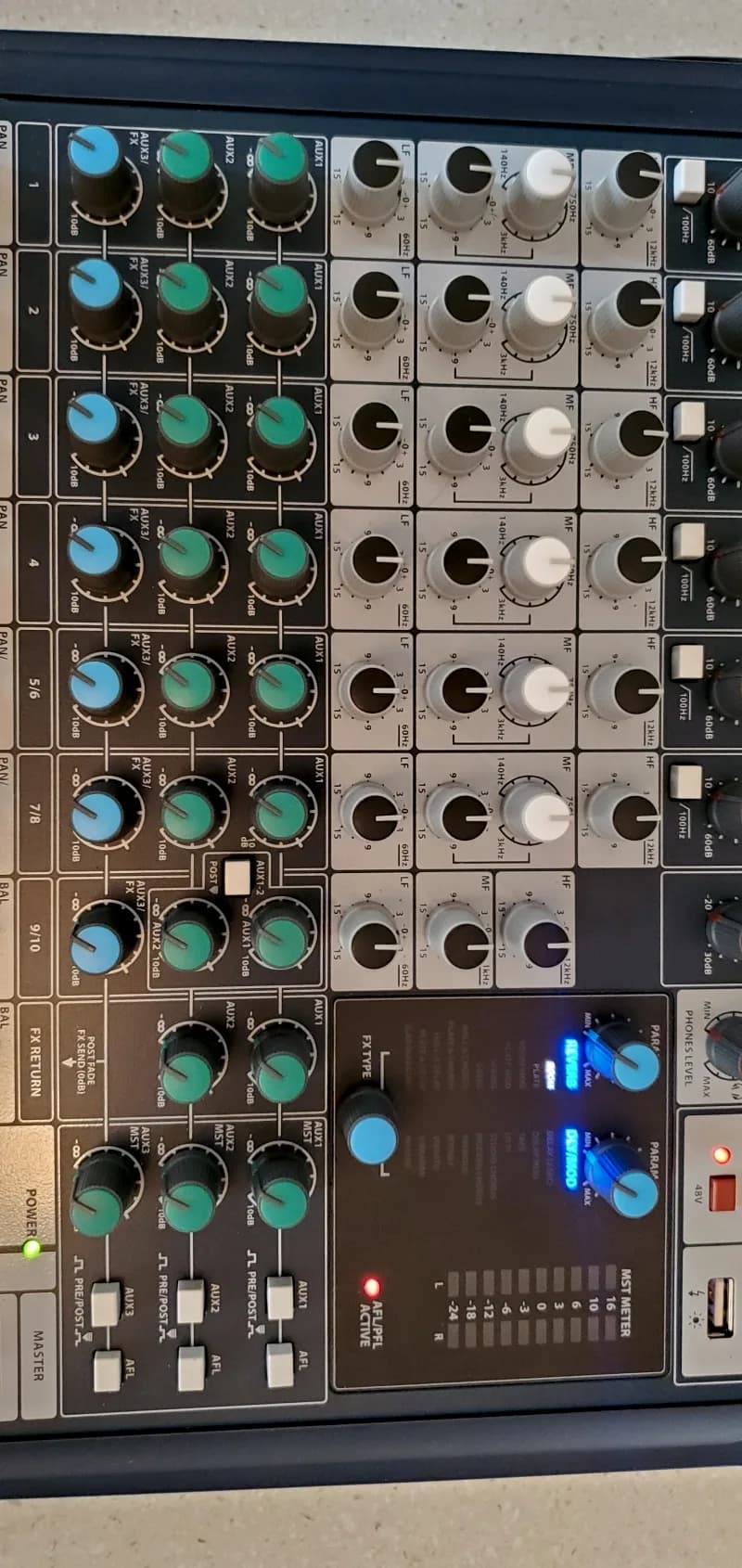 Soundcraft Signature 10 Mixer — photo 7 of 8