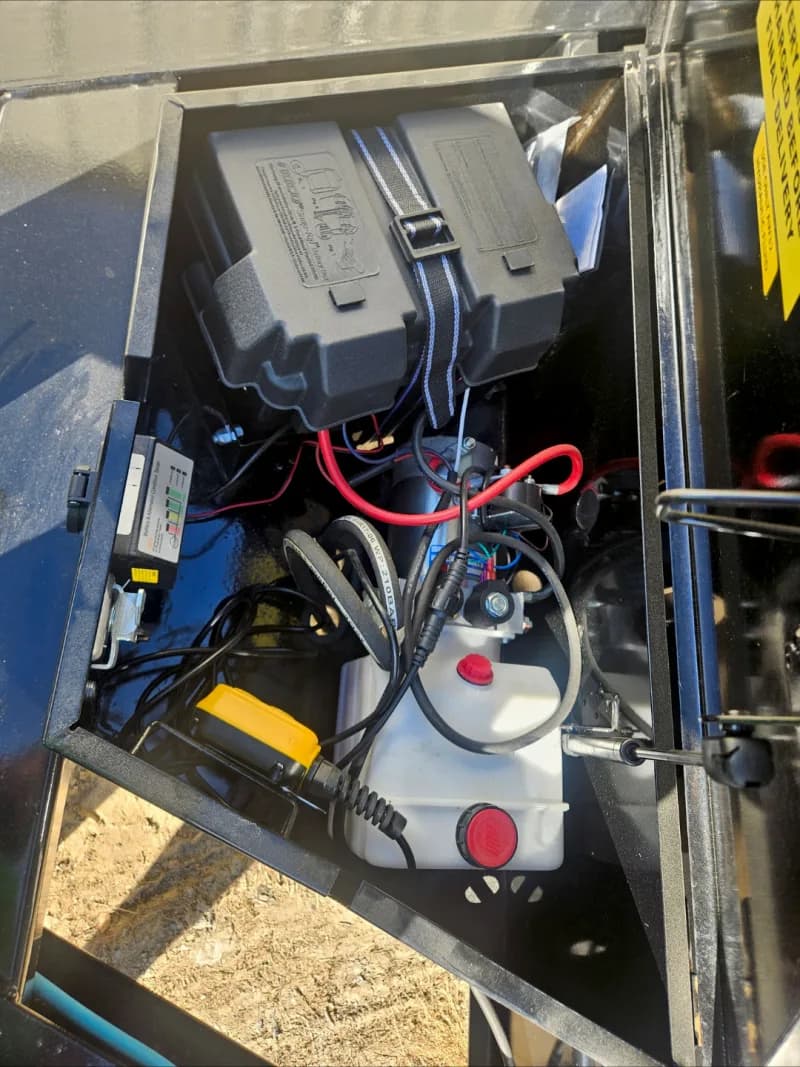 15yd Dump Trailer — photo 9 of 10