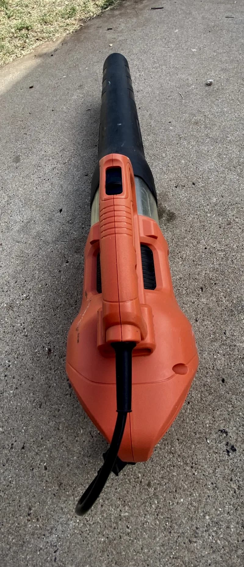 BLACK+DECKER 140 MPH  Corded Electric(110v) leaf blower — photo 3 of 4