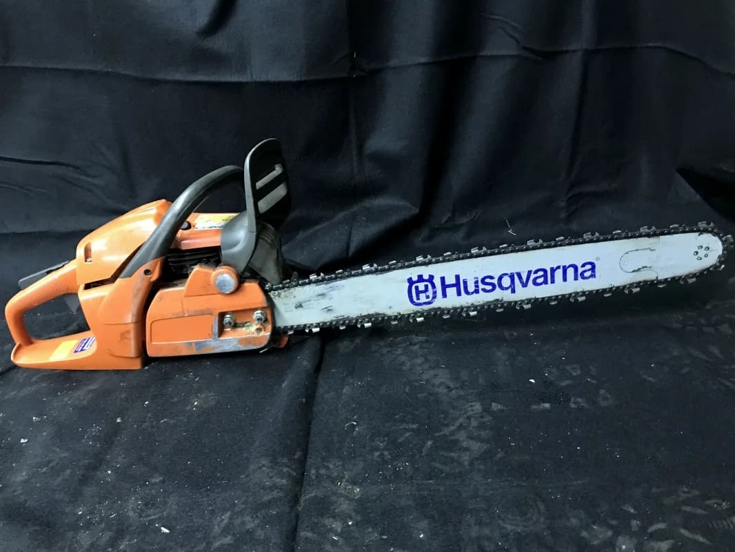 Chainsaw — photo 2 of 3
