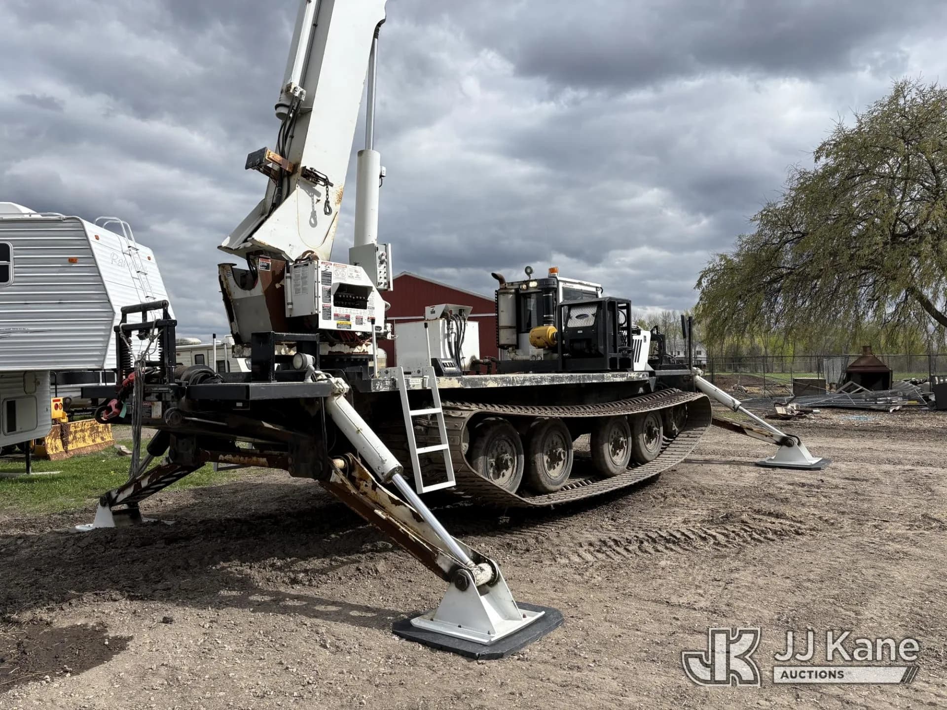 Prinoth GT3000 Crawler Carrier with Altec AH125 Bucket Lift Transmission Line Repair — photo 3 of 23