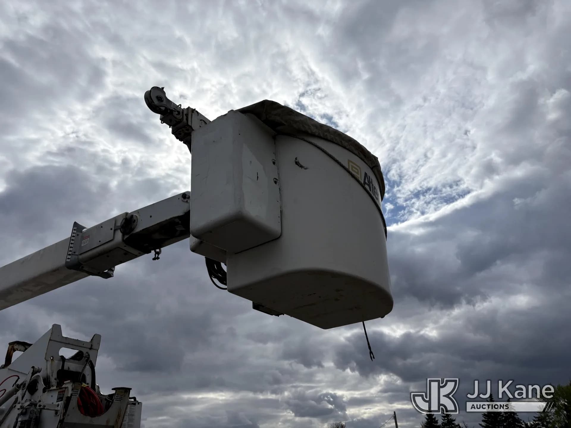Prinoth GT3000 Crawler Carrier with Altec AH125 Bucket Lift Transmission Line Repair — photo 20 of 23