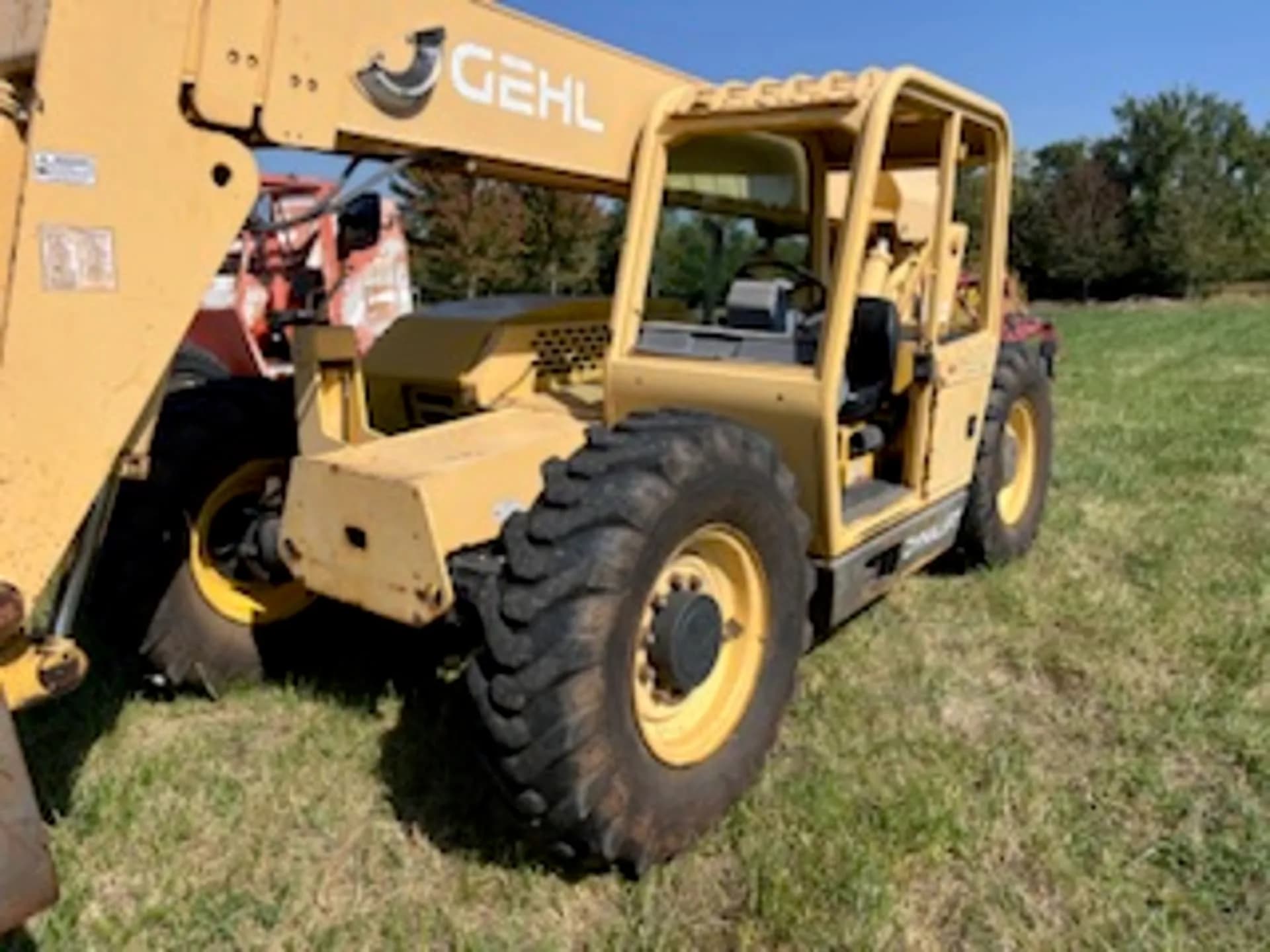 GEHL DL6H42 Telehandler — photo 3 of 4