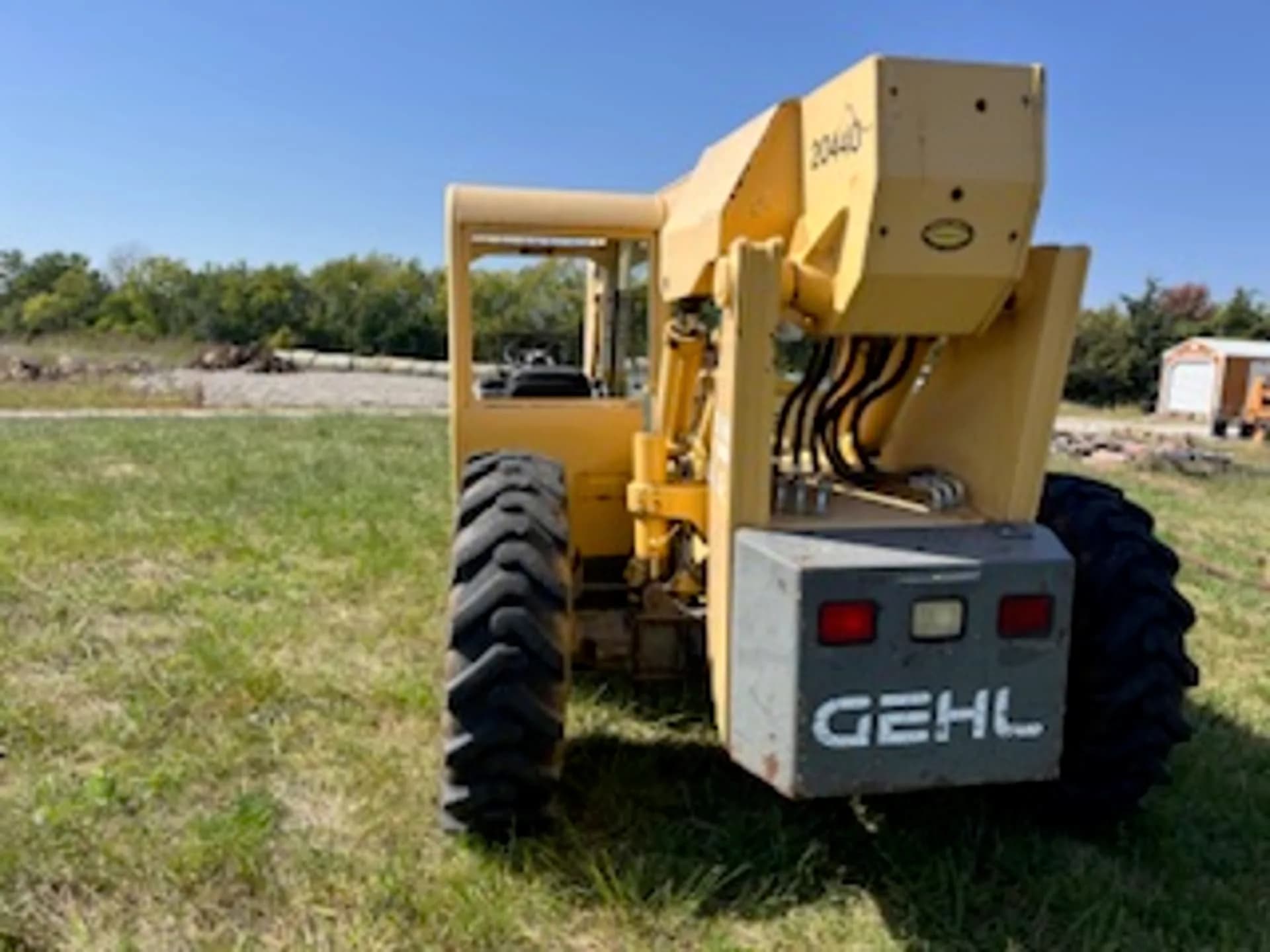 GEHL DL6H42 Telehandler — photo 2 of 4