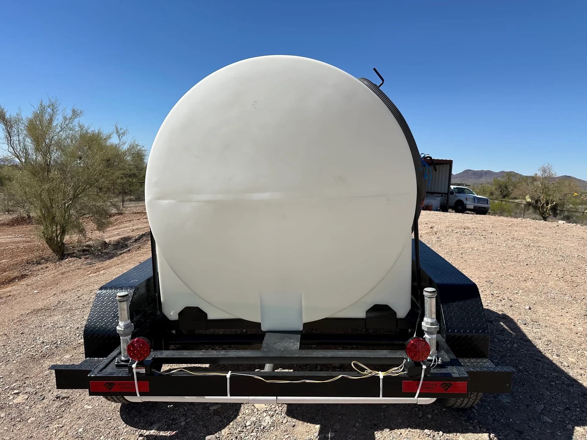 Water Trailer 1,100 Gallons — photo 3 of 3