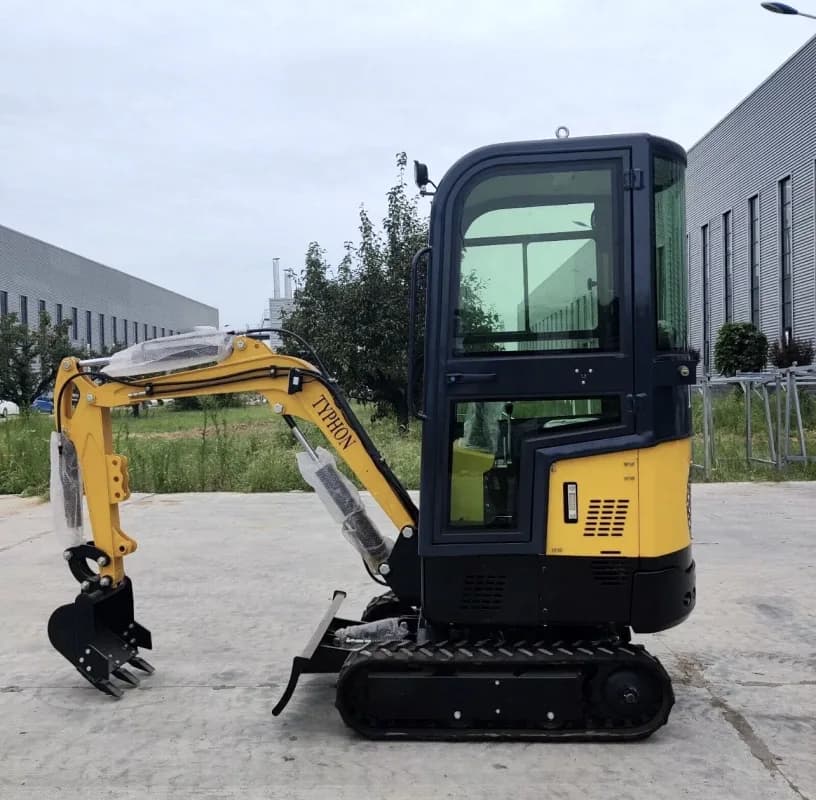 2.5 Ton mini Excavator — photo 2 of 6