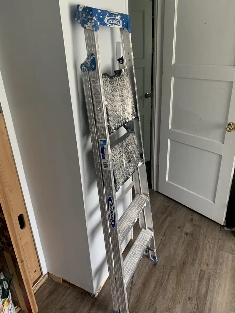 5.5 foot ladder — photo 3 of 3