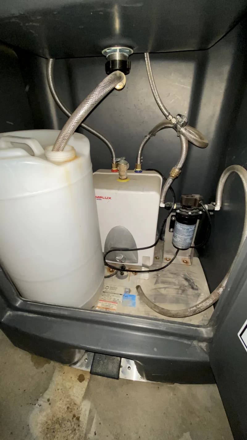 Portable Handwashing Sink Hot/Cold — photo 7 of 8
