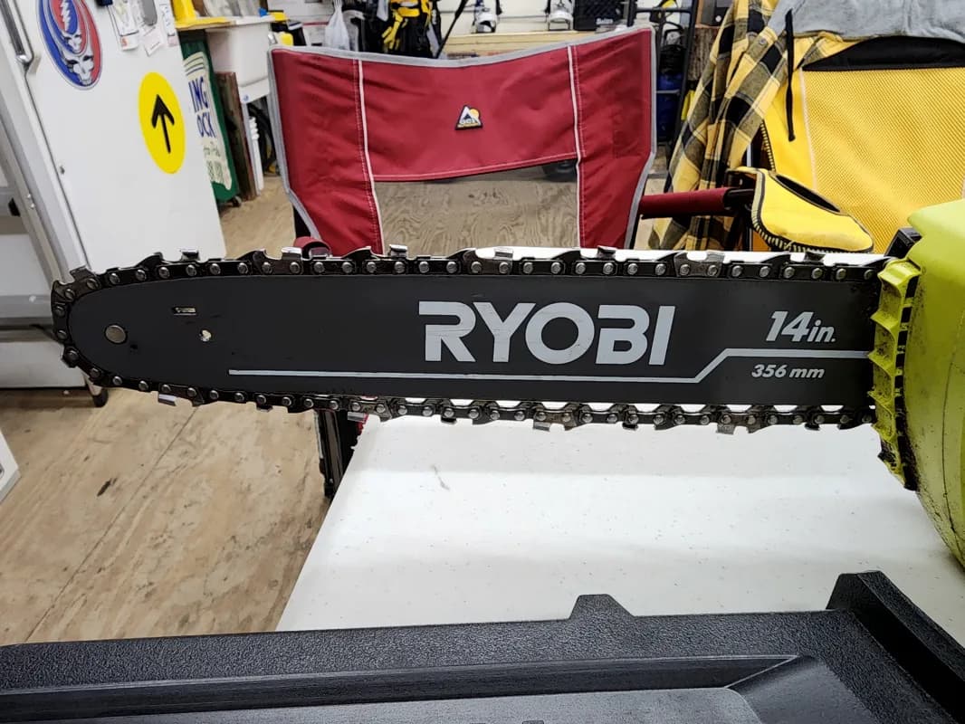 Chainsaw — photo 3 of 3