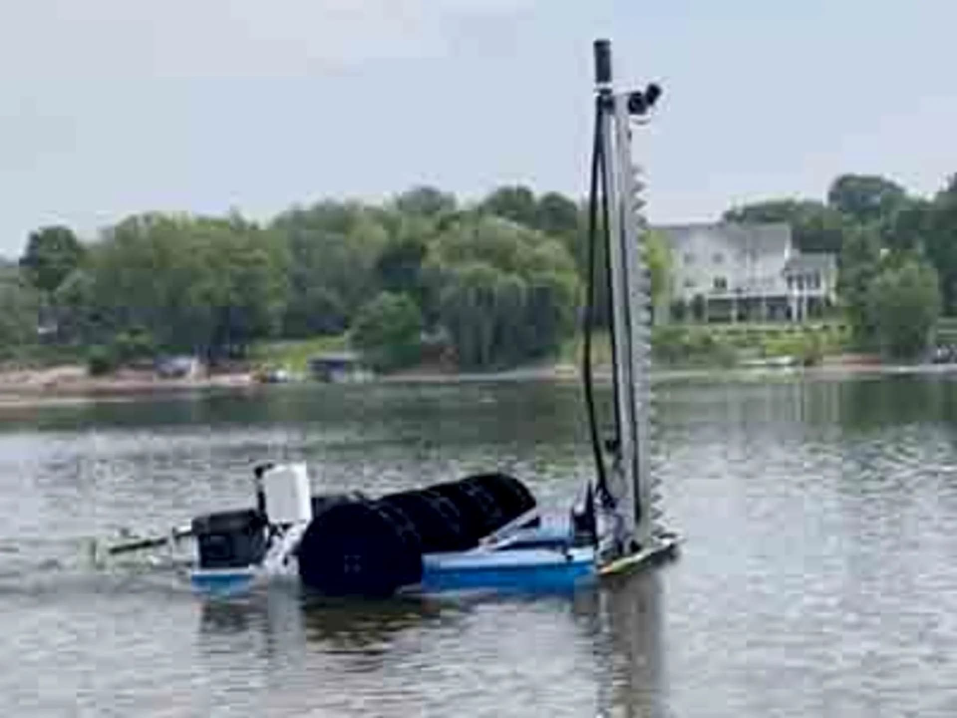 Watershark Remote-Controlled Lake Cleaning Machine — photo 2 of 3
