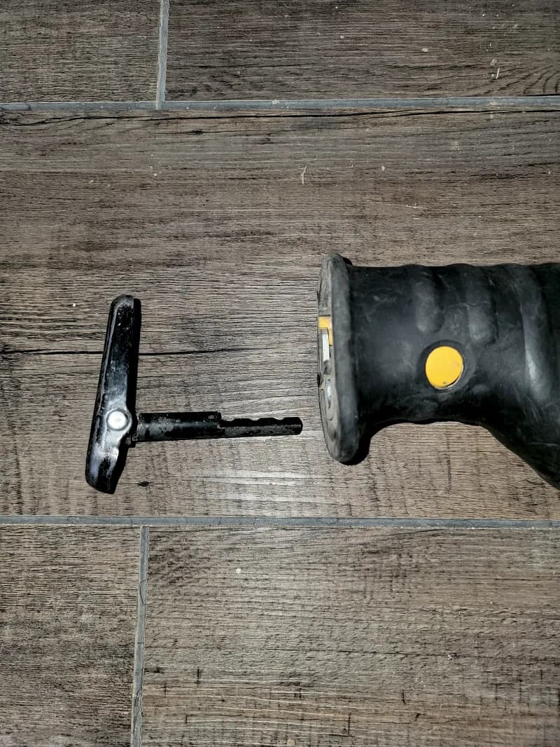 20volt reciprocating saw — photo 3 of 3
