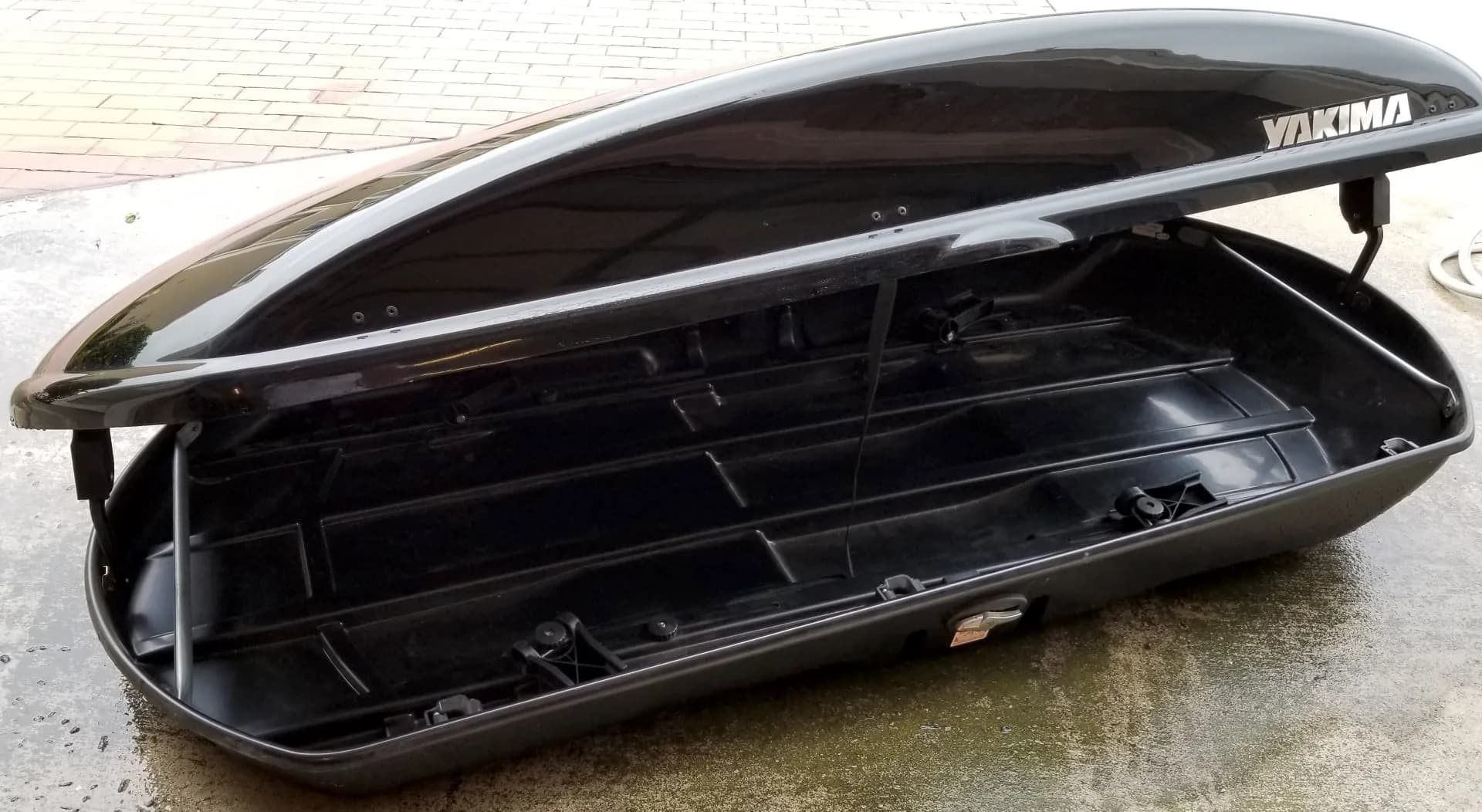 Yakima Cargo Box — photo 3 of 3