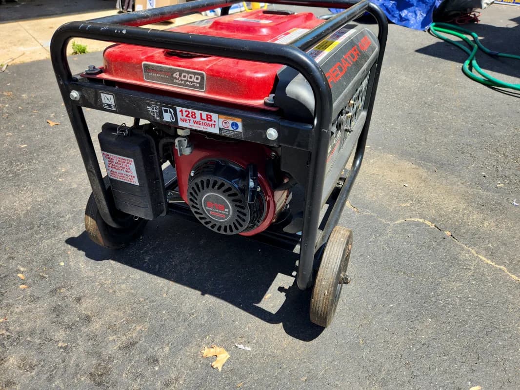 4000 watt generator — photo 3 of 3