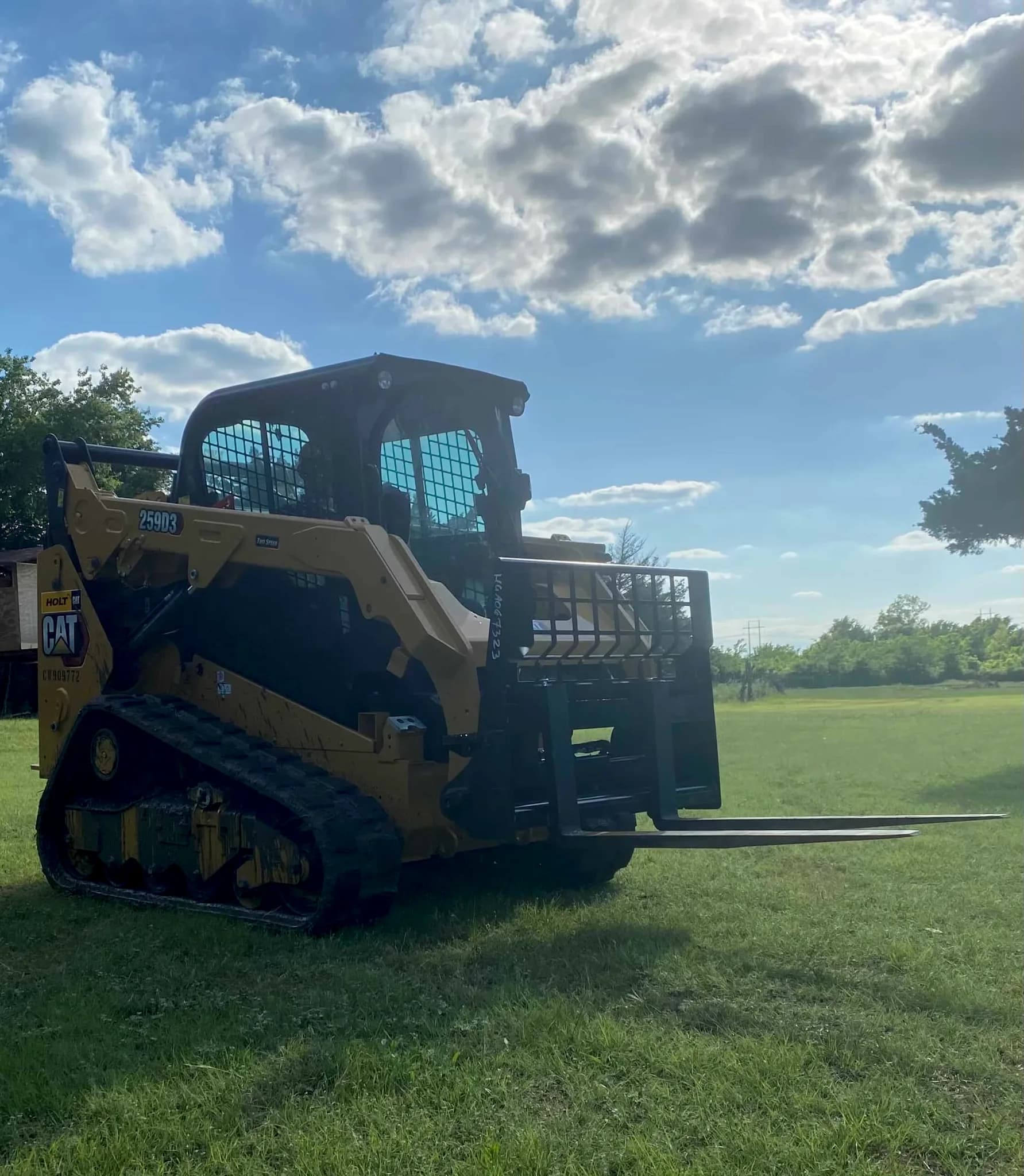 2021 CAT Track Skid Steer 259D3 and Various Attachments — photo 5 of 5