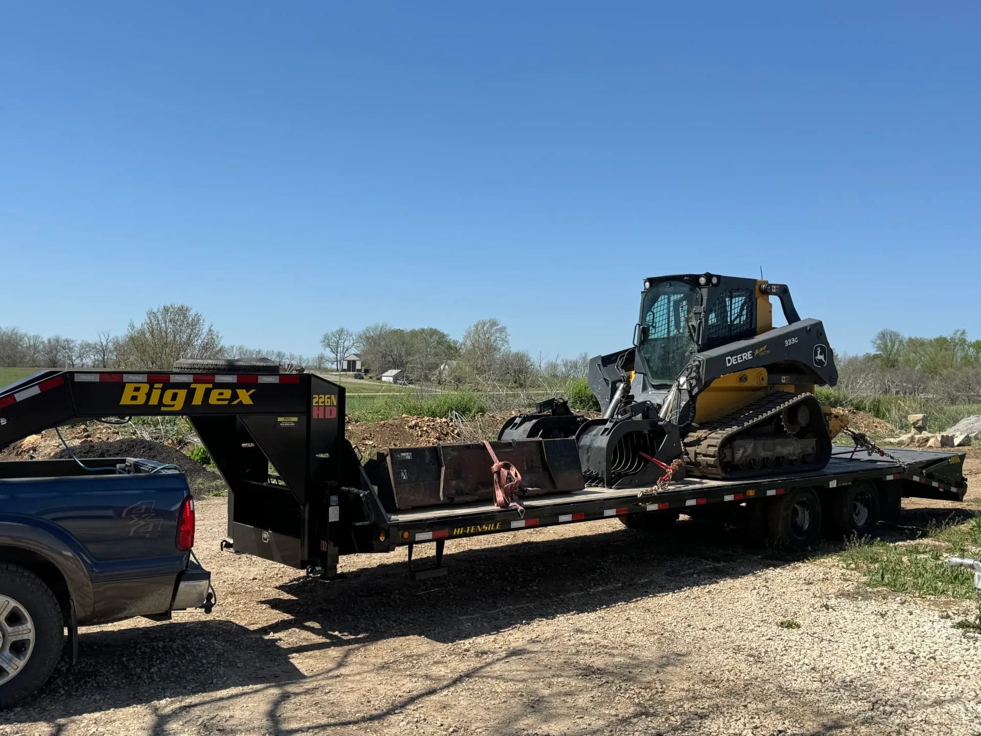 John Deere Compact Utility Tractor — photo 3 of 3