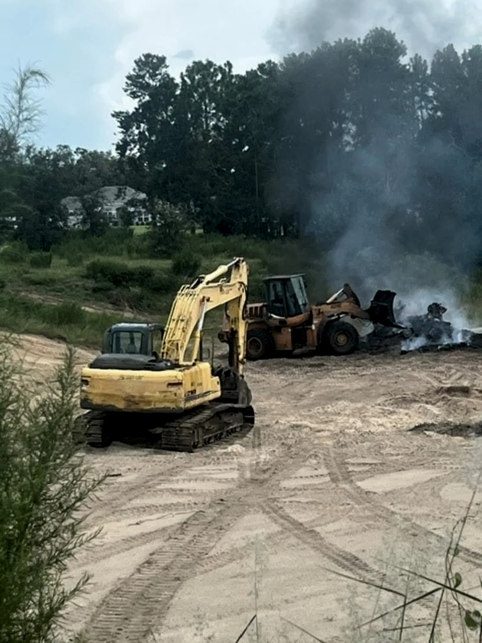 Case 621E Wheel Loader with Root Rake — photo 3 of 3