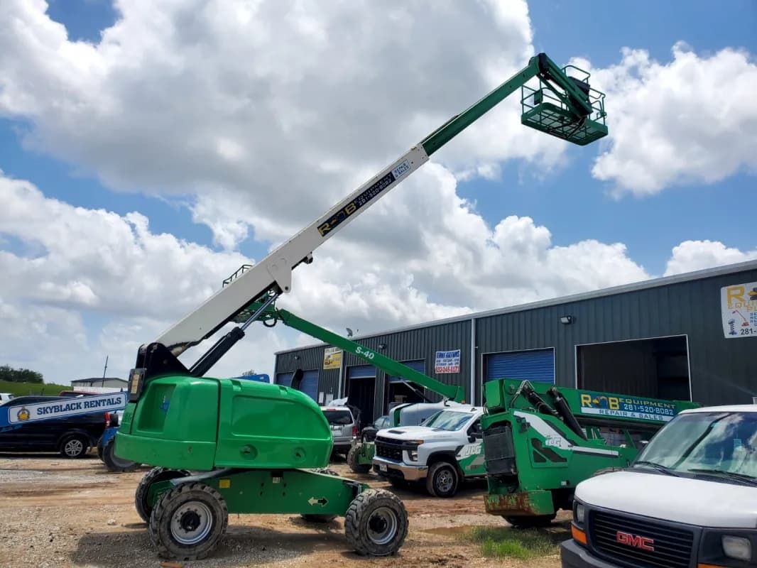46 boom lift — photo 2 of 4