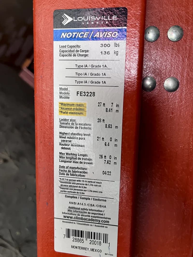 28’ extension ladder — photo 3 of 3