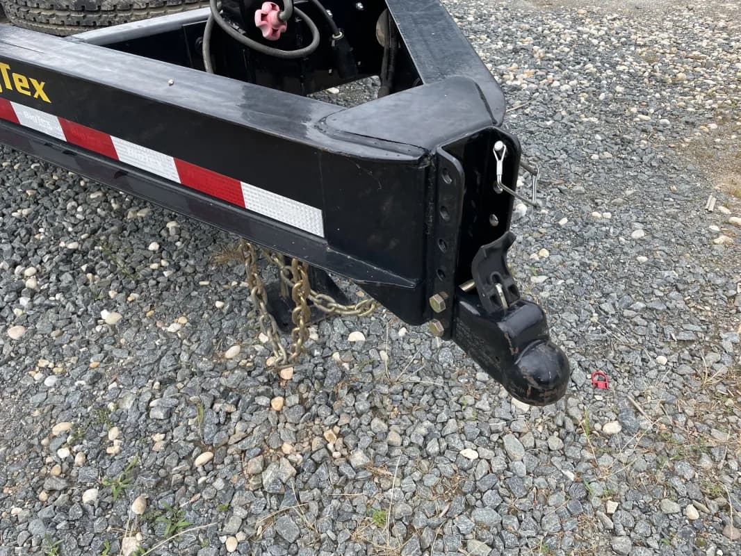16' Deckover trailer — photo 2 of 8