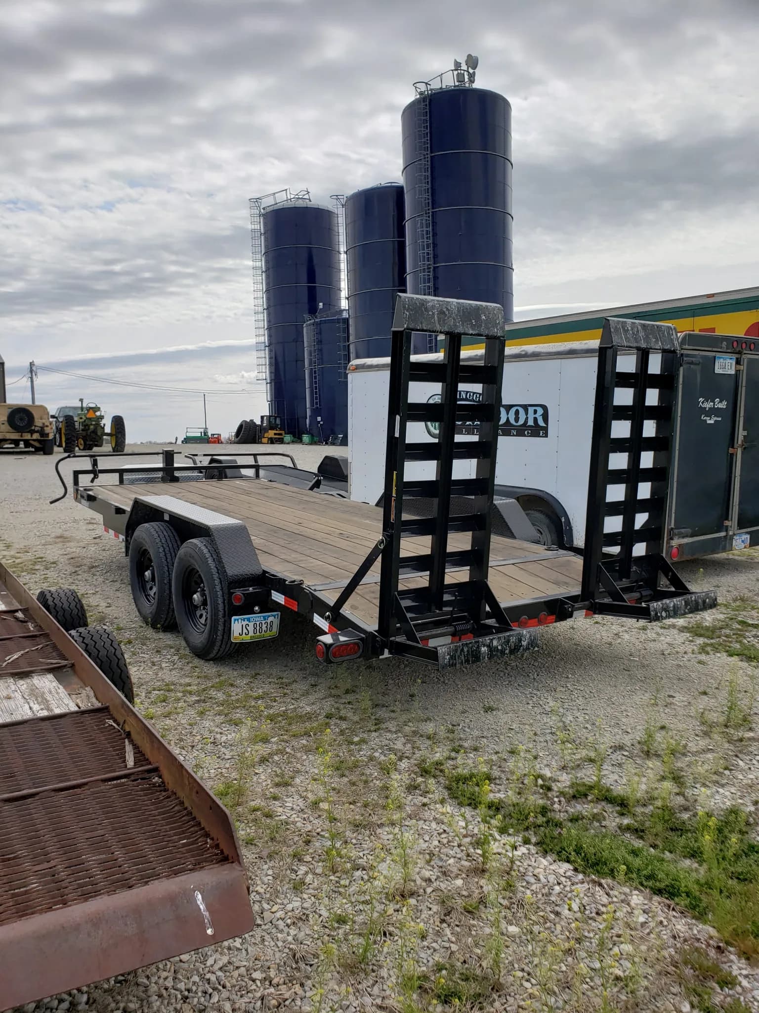 18' Car Hauler 14k lb GVWR — photo 2 of 4