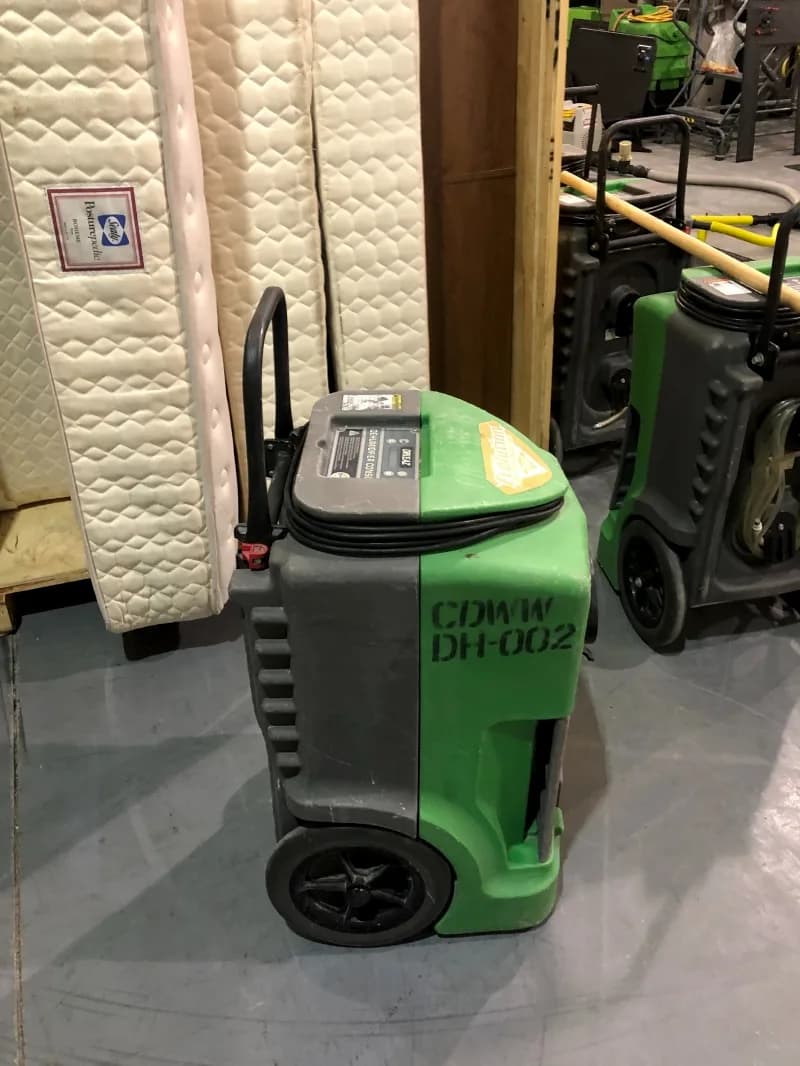 Dehumidifier — photo 2 of 3