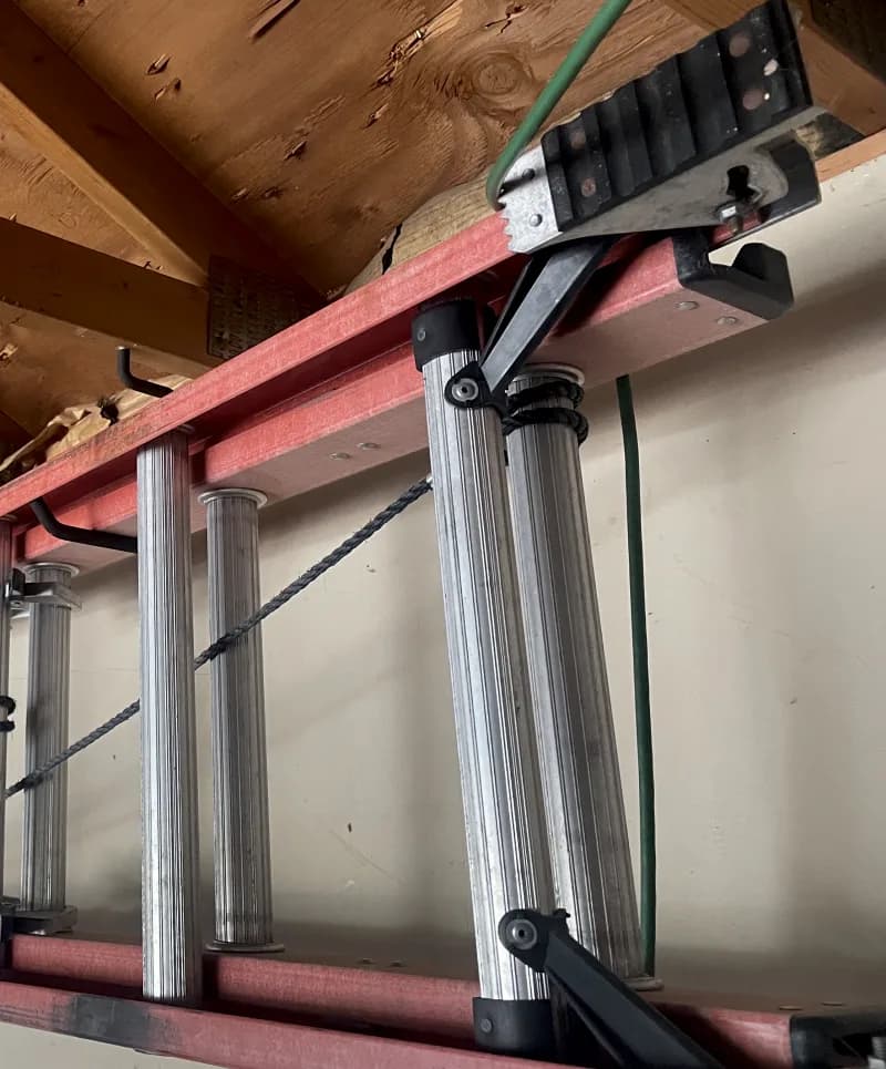 Fiberglass 25 foot extension ladder — photo 3 of 3