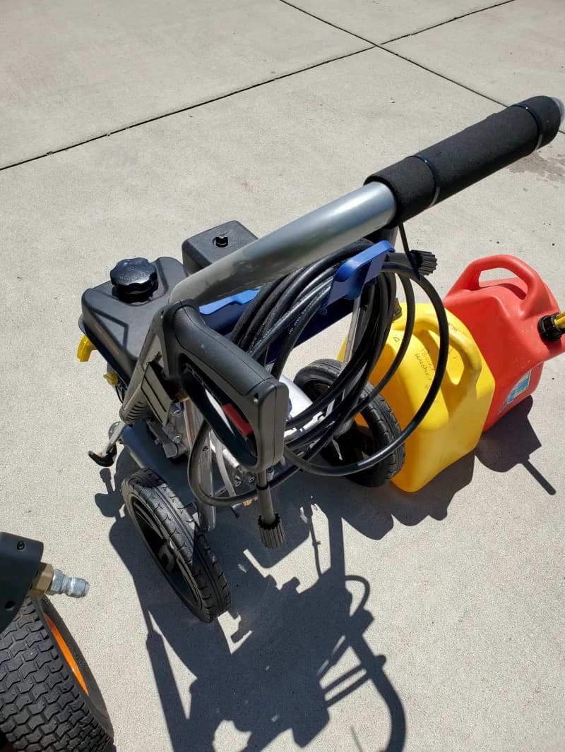 2.5 GPM pressure washer — photo 3 of 3