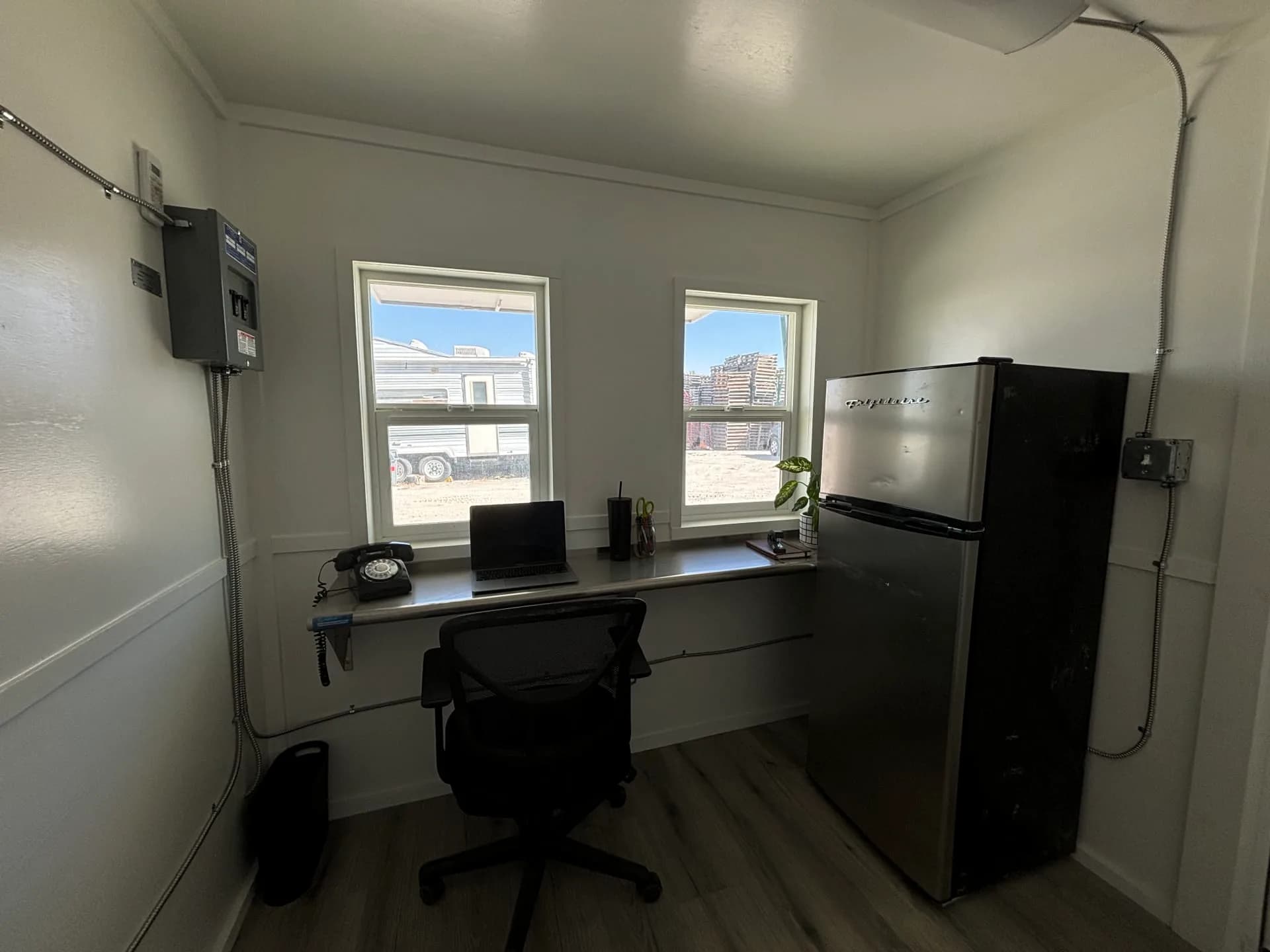 Project Office and Job-Site Office, 8' x 8' — photo 4 of 6