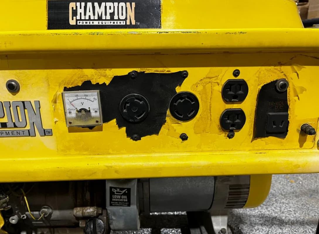 Champion 5500 Watt Portable Gas Powered Generator 5.9 gallon — photo 5 of 6