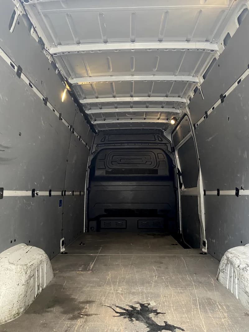 Sprinter Van — photo 2 of 3