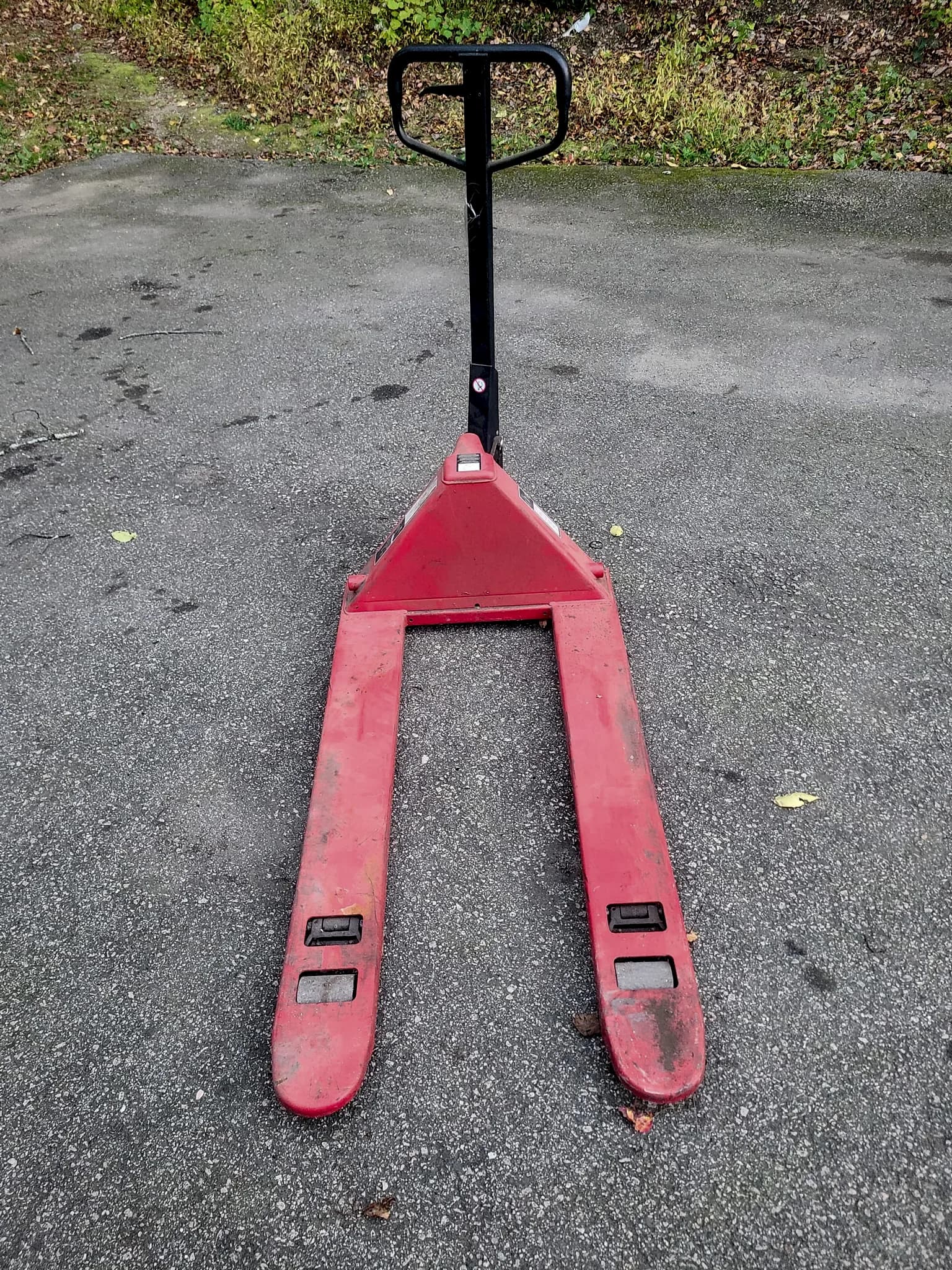 5500lb Pallet Jack — photo 2 of 5