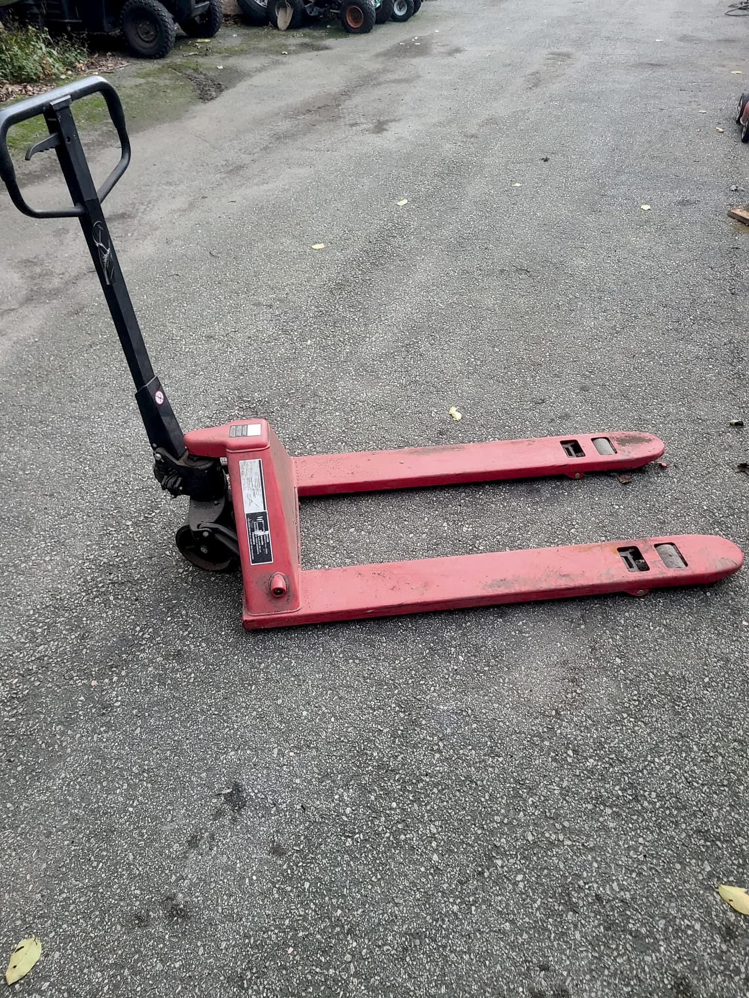 5500lb Pallet Jack — photo 3 of 5