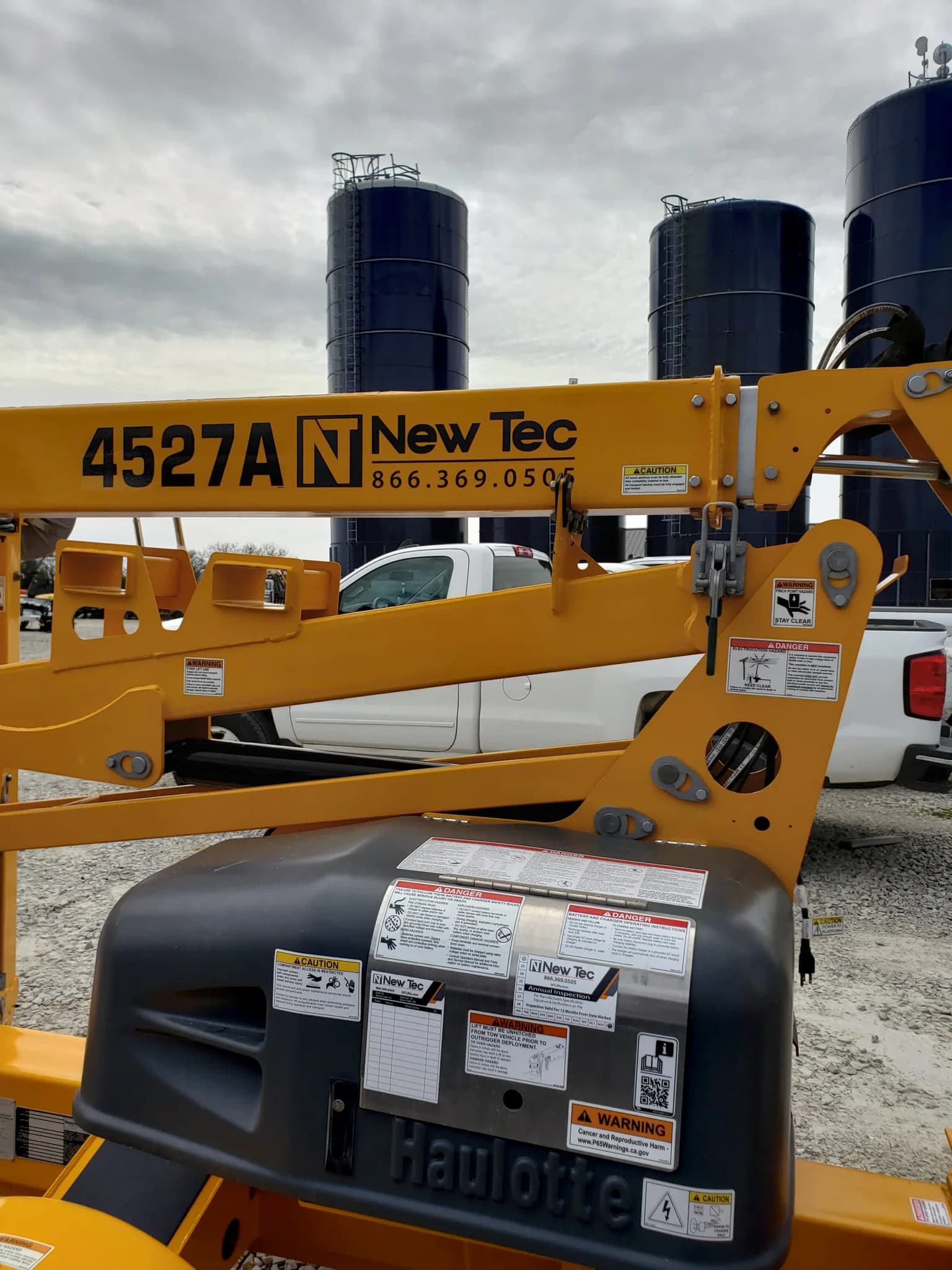 45' Towable Boom Lift - #2 — photo 3 of 5