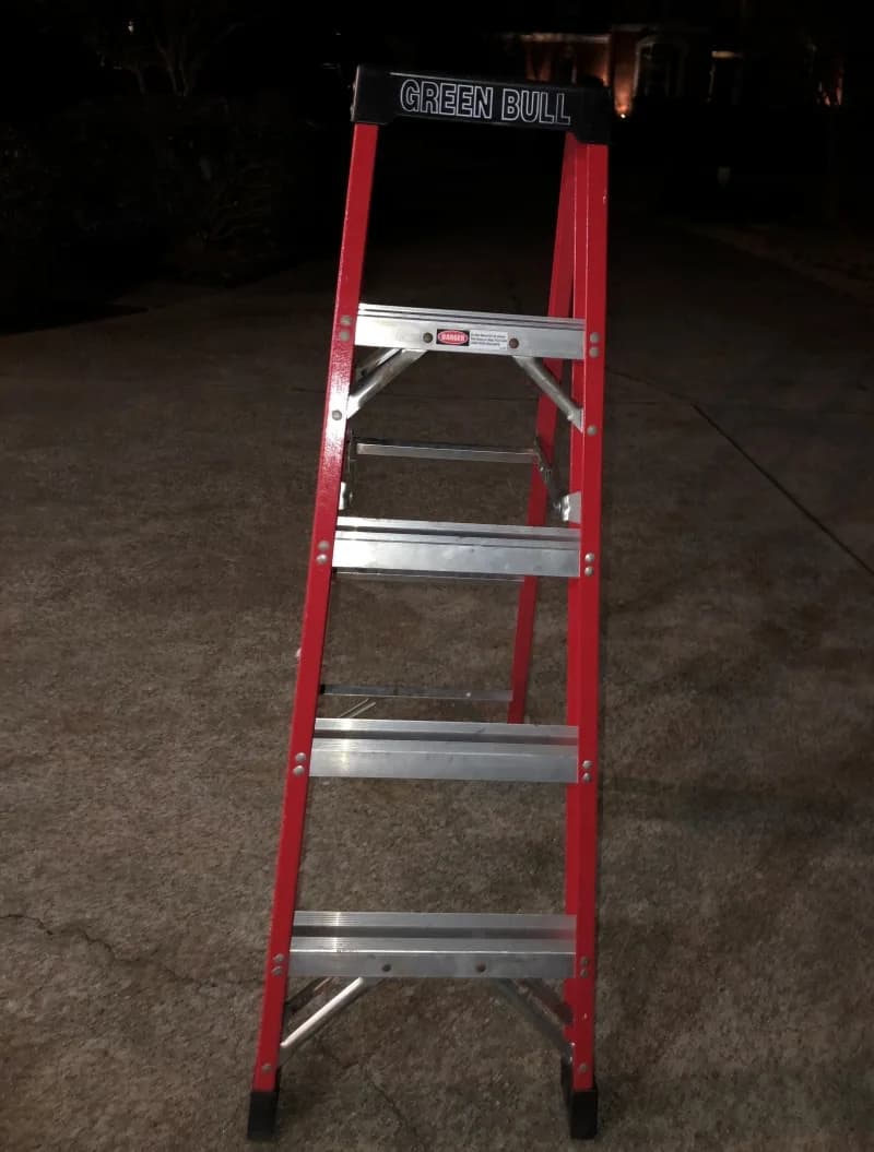 5' Step Ladder — photo 2 of 3