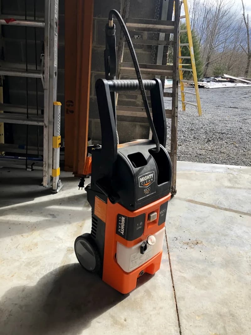 1,800 PSI Electric Pressure Washer — photo 3 of 3