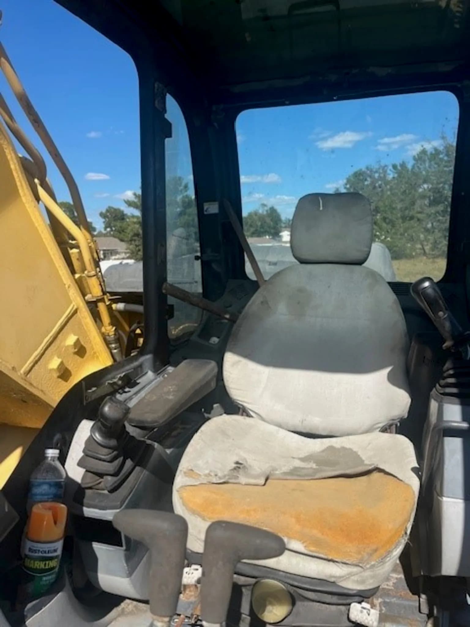 Kobelco SK210LC Excavator — photo 5 of 6