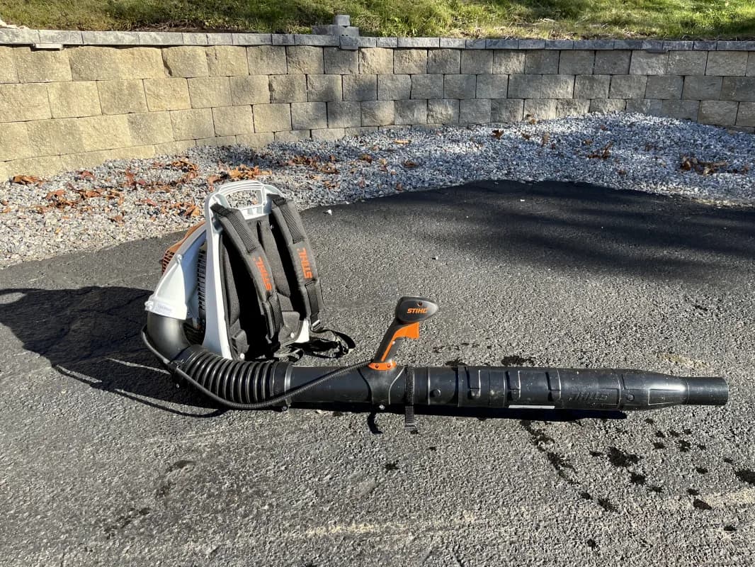 Backpack Leaf Blower — photo 2 of 3