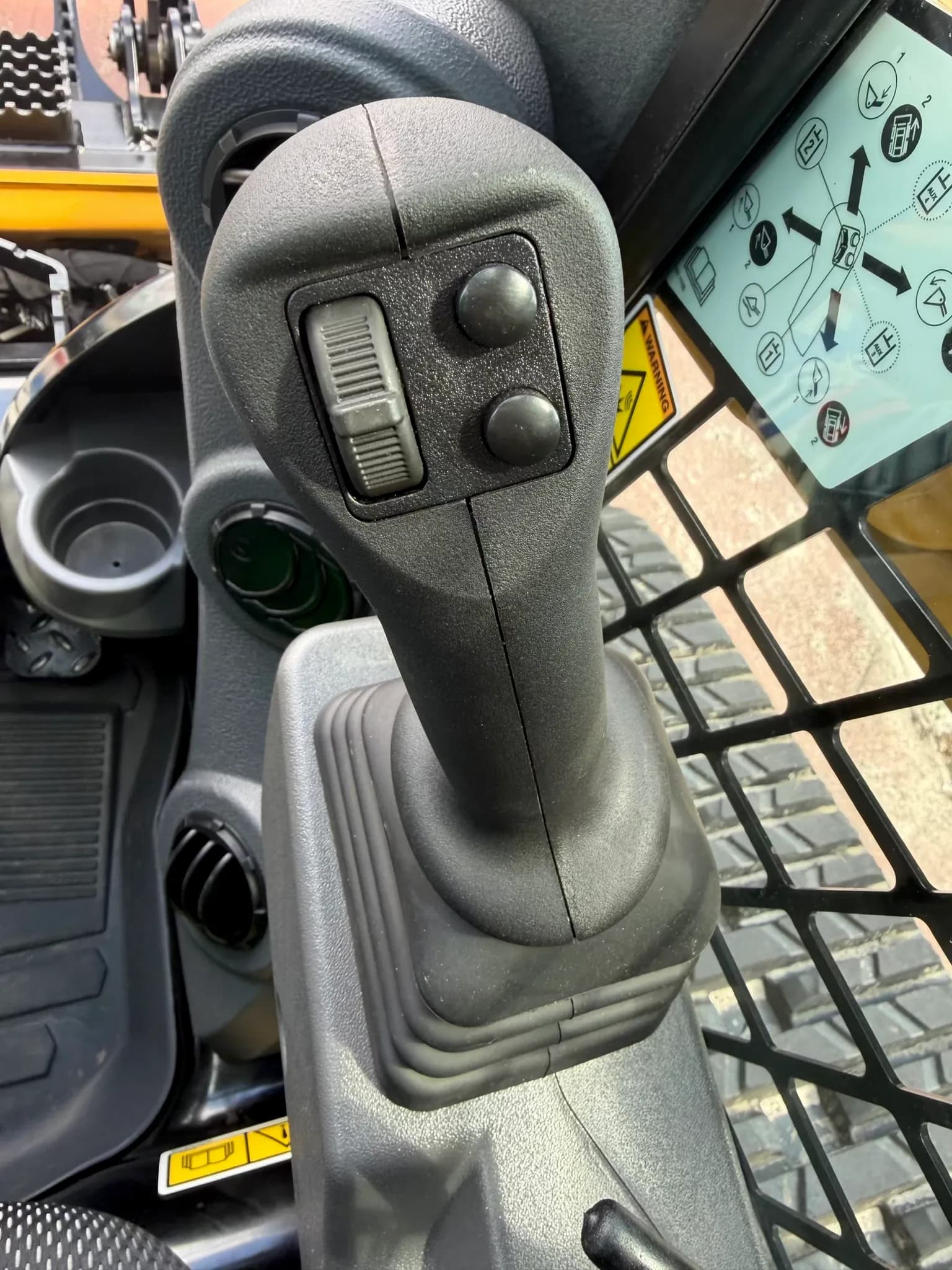 Skid Steer Loader — photo 2 of 9