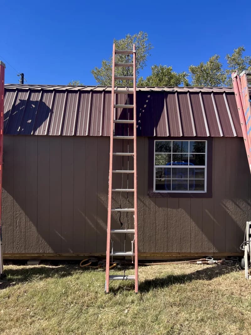 28’ extension ladder — photo 3 of 3