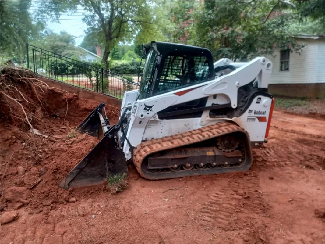 Bobcat T770 — photo 2 of 3