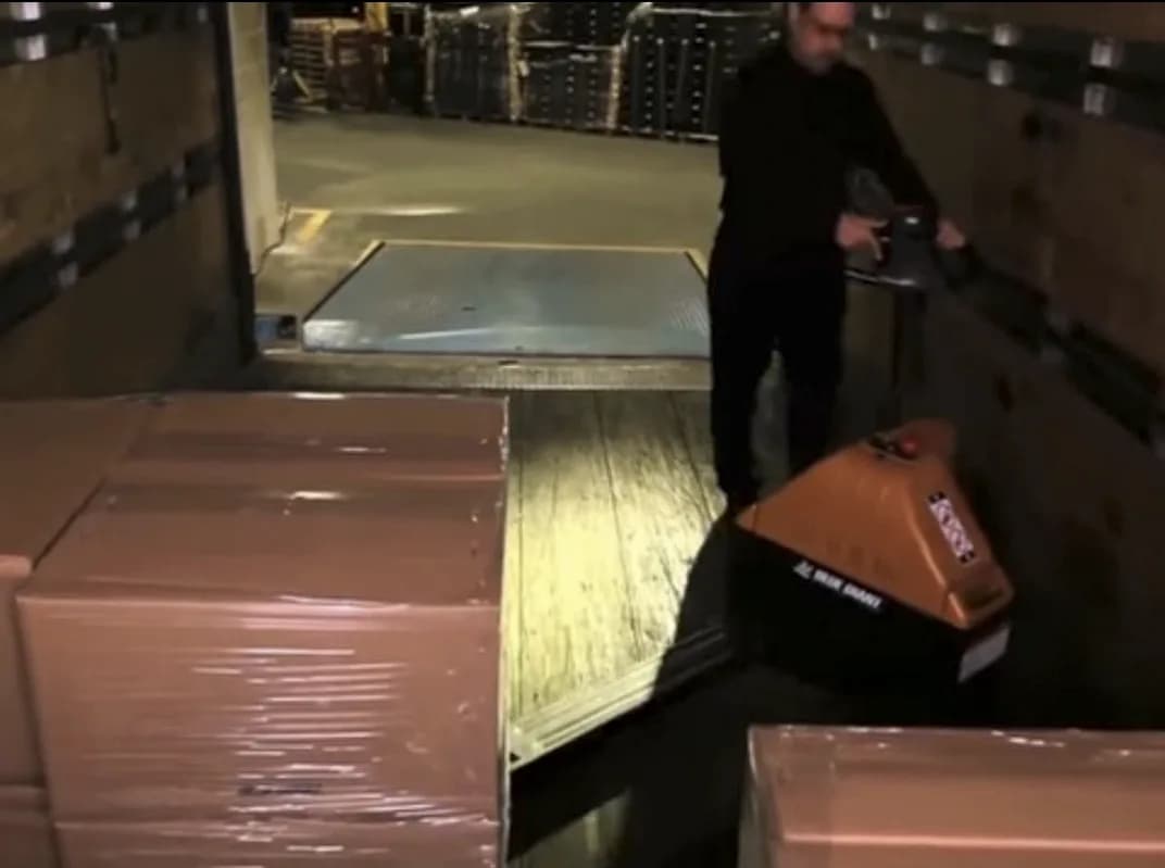 Big Joe E-30 Electric Pallet Jack 3000lb Capacity — photo 3 of 3