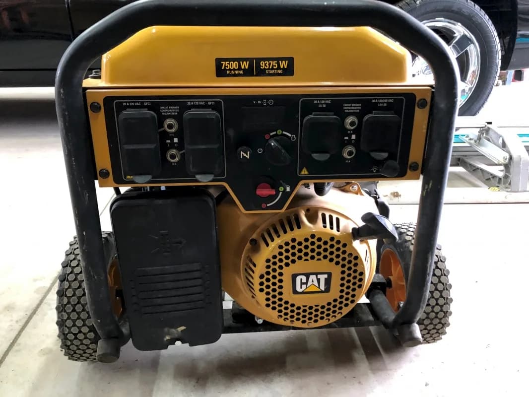Caterpillar 7,500 Generator — photo 3 of 3