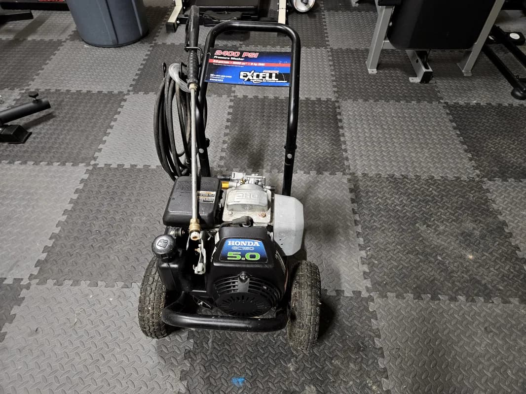2400 PSI pressure washer — photo 2 of 3