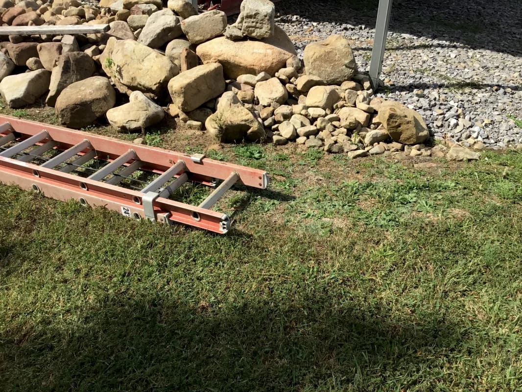 24 Foot Louisville Ladder Fiberglass — photo 2 of 3