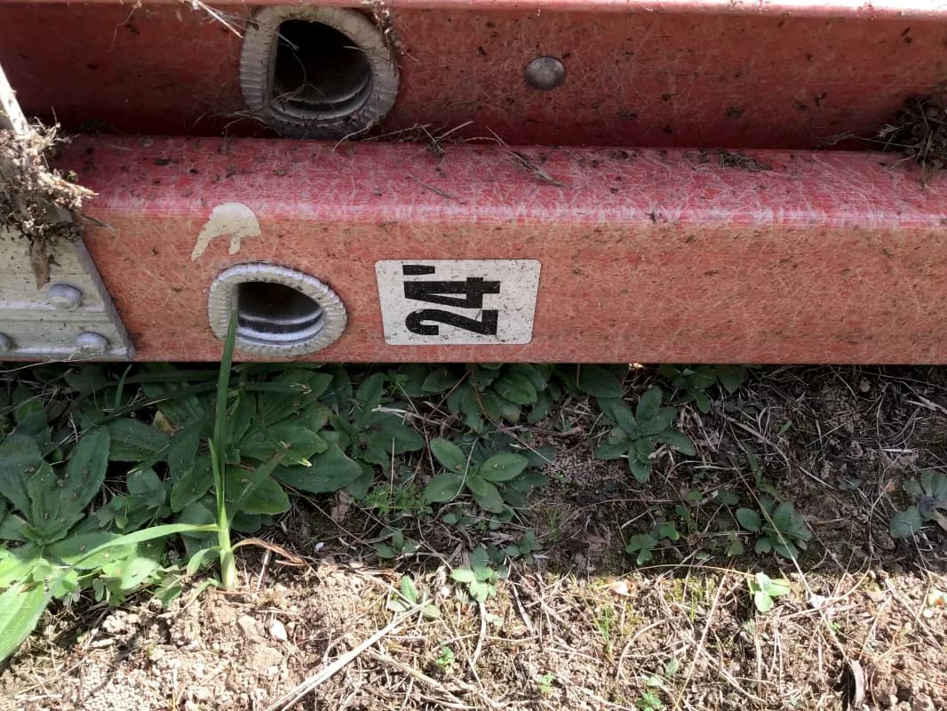 24 Foot Louisville Ladder Fiberglass — photo 3 of 3