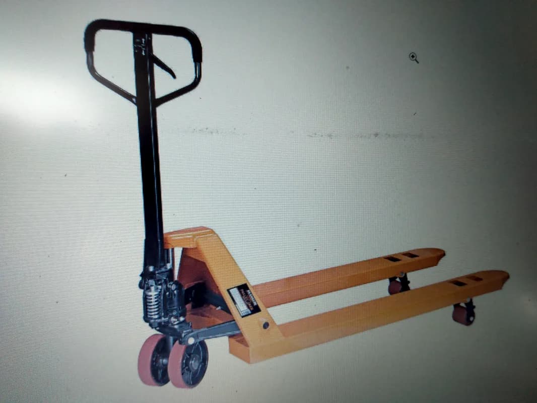 2.5 Ton pallet Jack — photo 2 of 3