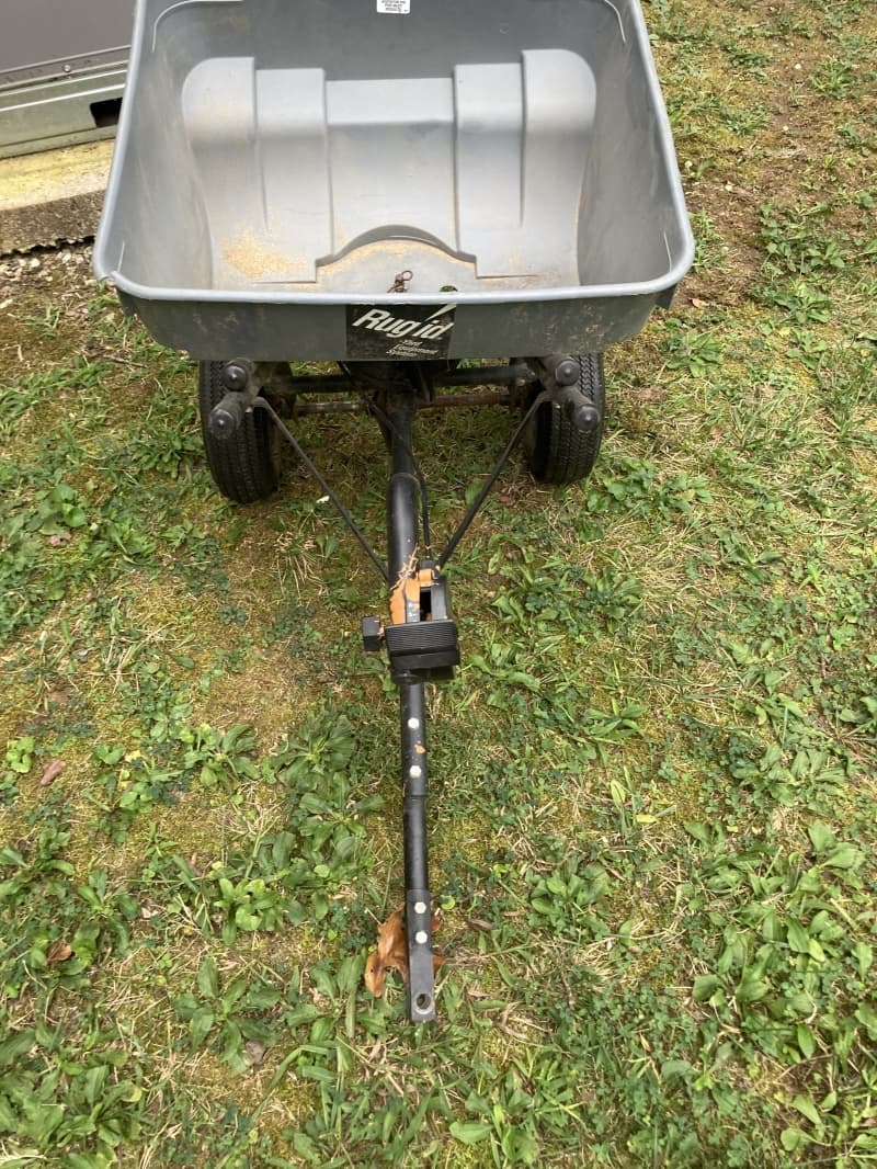 Seed fertilizer spreader
