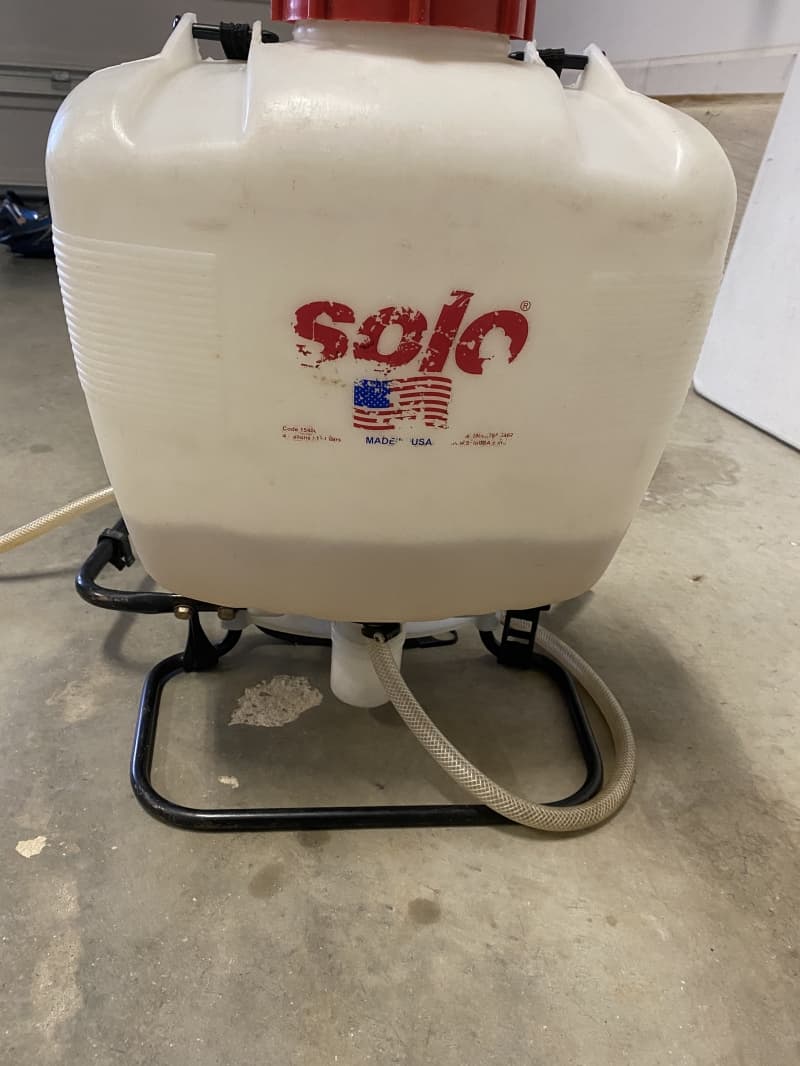 Solo 3 gallon backpack sprayer